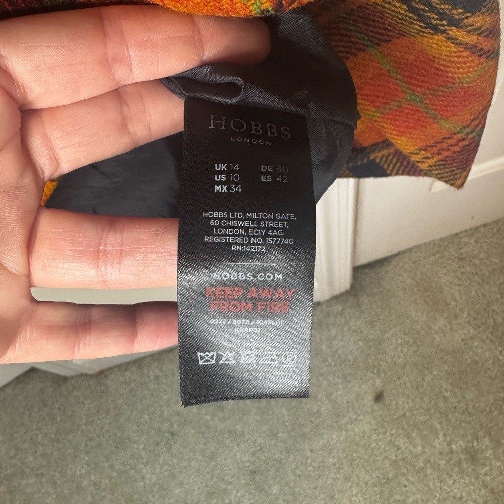 Hobbs Ruthie Wool Dress with velvet accents- size 10. Perfect condition - Picture 8 of 10